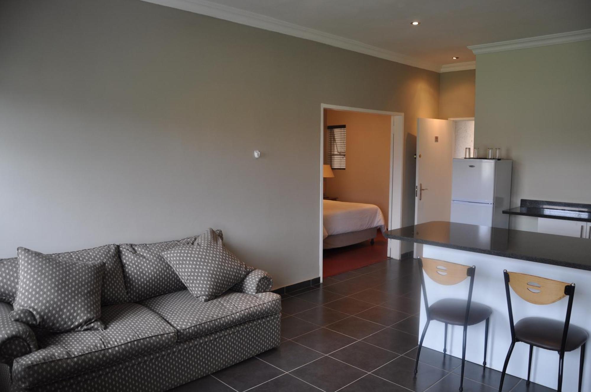 Vetho 2 Apartments Or Tambo Airport Kempton Park Exteriör bild