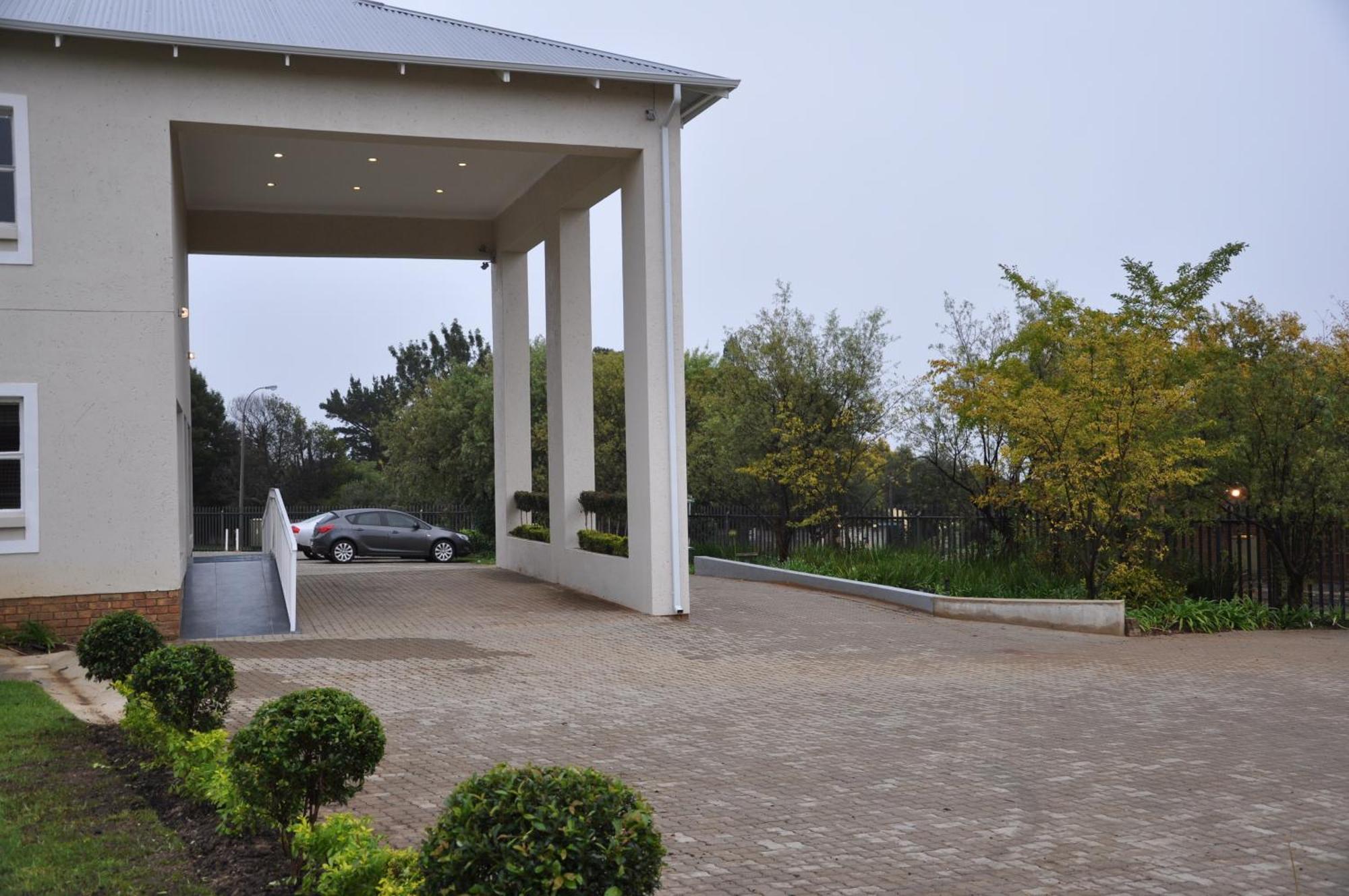 Vetho 2 Apartments Or Tambo Airport Kempton Park Exteriör bild