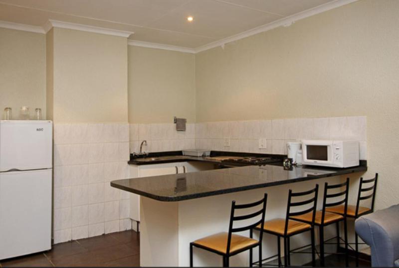 Vetho 2 Apartments Or Tambo Airport Kempton Park Exteriör bild
