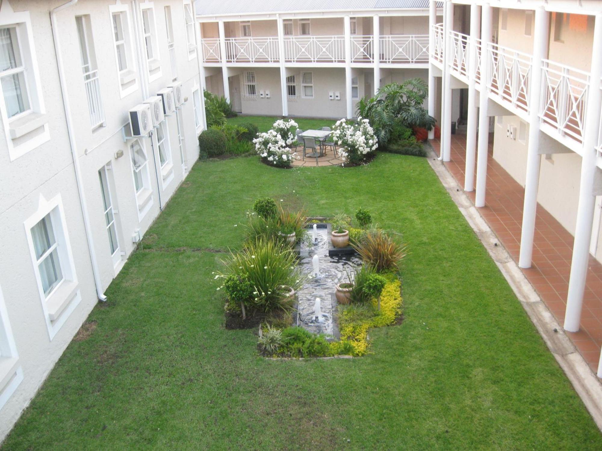 Vetho 2 Apartments Or Tambo Airport Kempton Park Exteriör bild