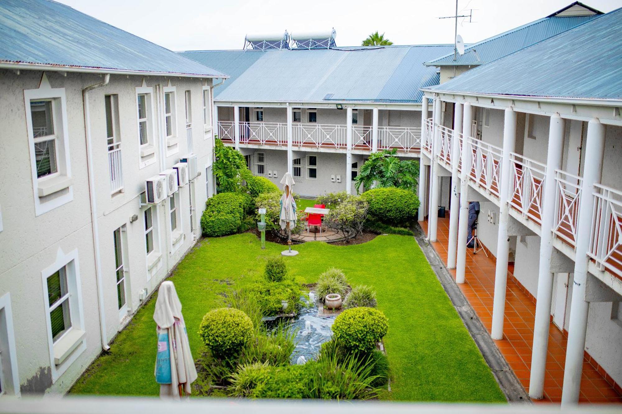 Vetho 2 Apartments Or Tambo Airport Kempton Park Exteriör bild