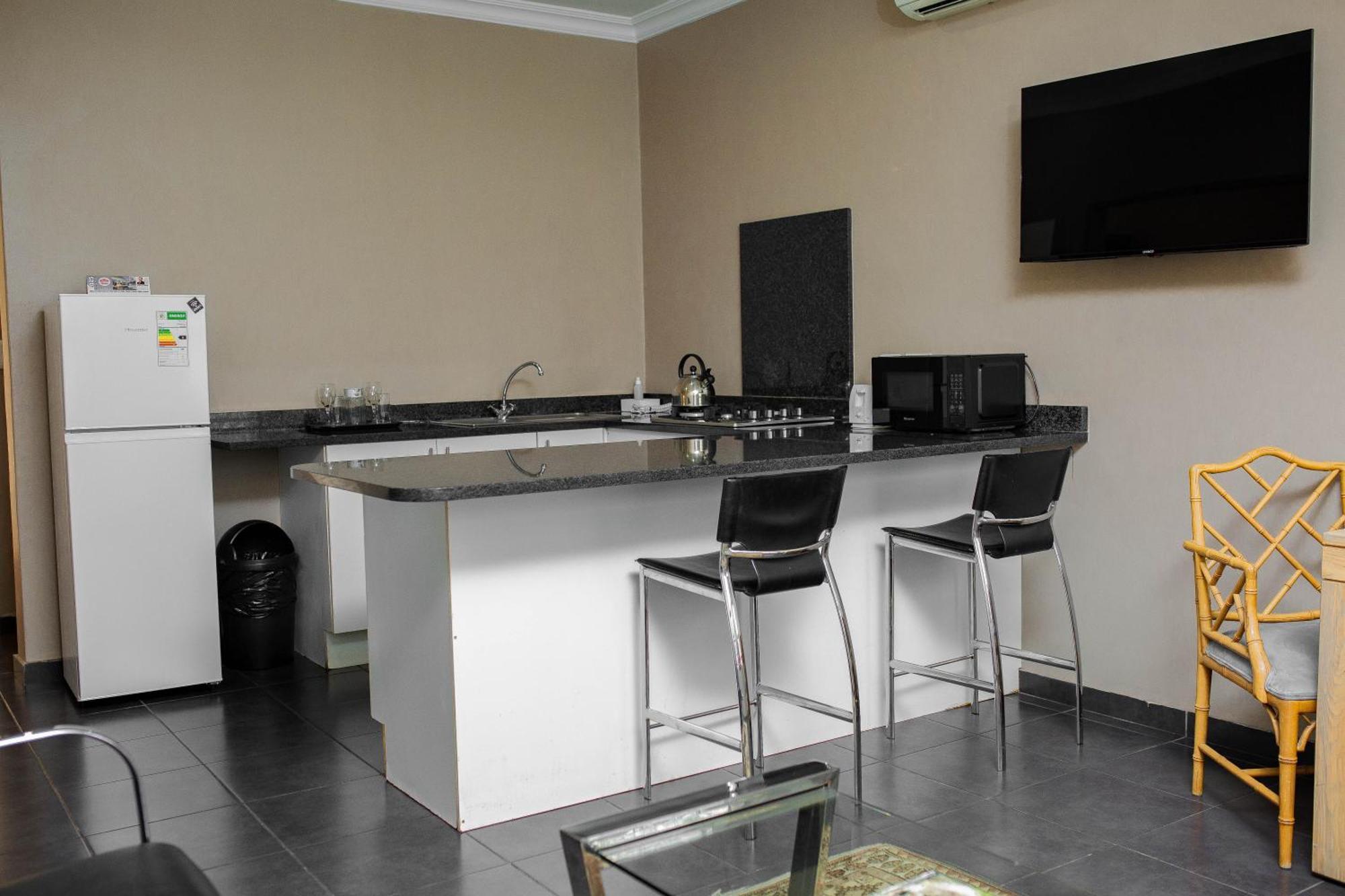 Vetho 2 Apartments Or Tambo Airport Kempton Park Exteriör bild