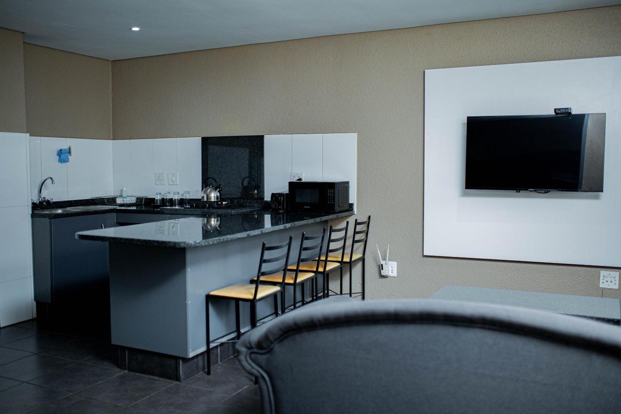 Vetho 2 Apartments Or Tambo Airport Kempton Park Exteriör bild