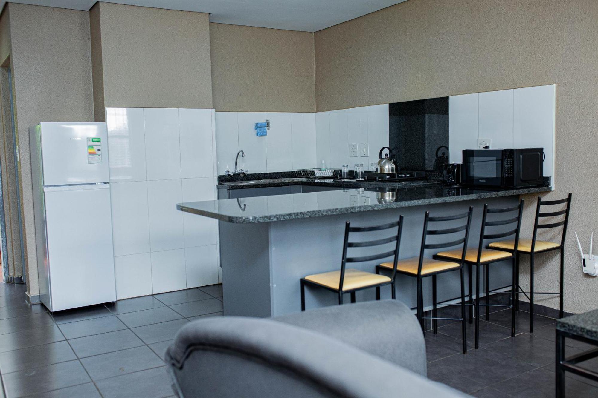 Vetho 2 Apartments Or Tambo Airport Kempton Park Exteriör bild