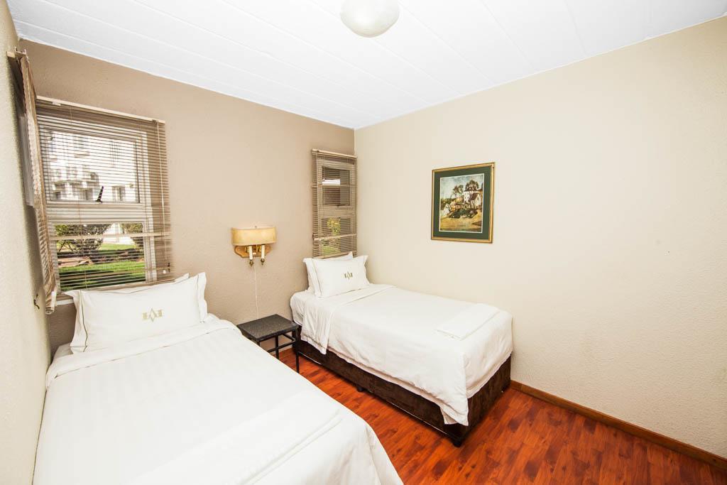 Vetho 2 Apartments Or Tambo Airport Kempton Park Exteriör bild