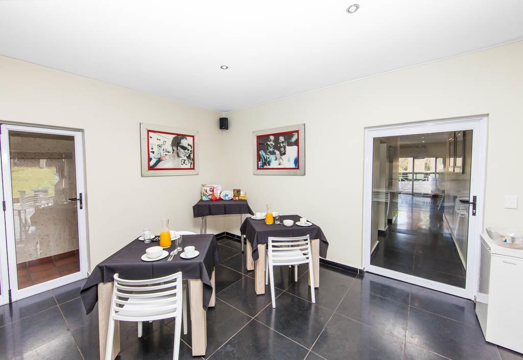 Vetho 2 Apartments Or Tambo Airport Kempton Park Exteriör bild