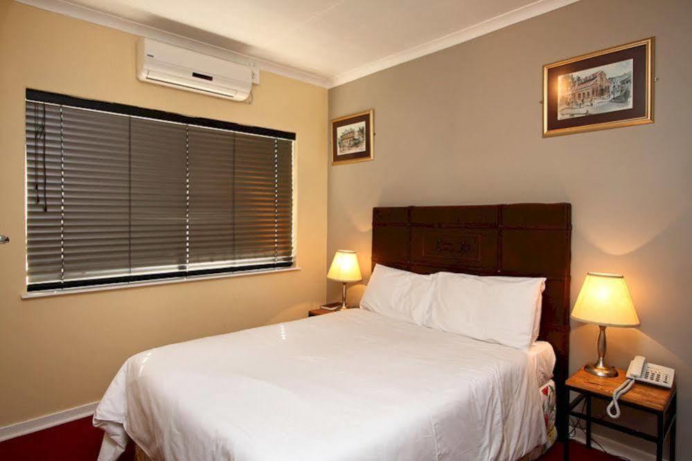 Vetho 2 Apartments Or Tambo Airport Kempton Park Exteriör bild