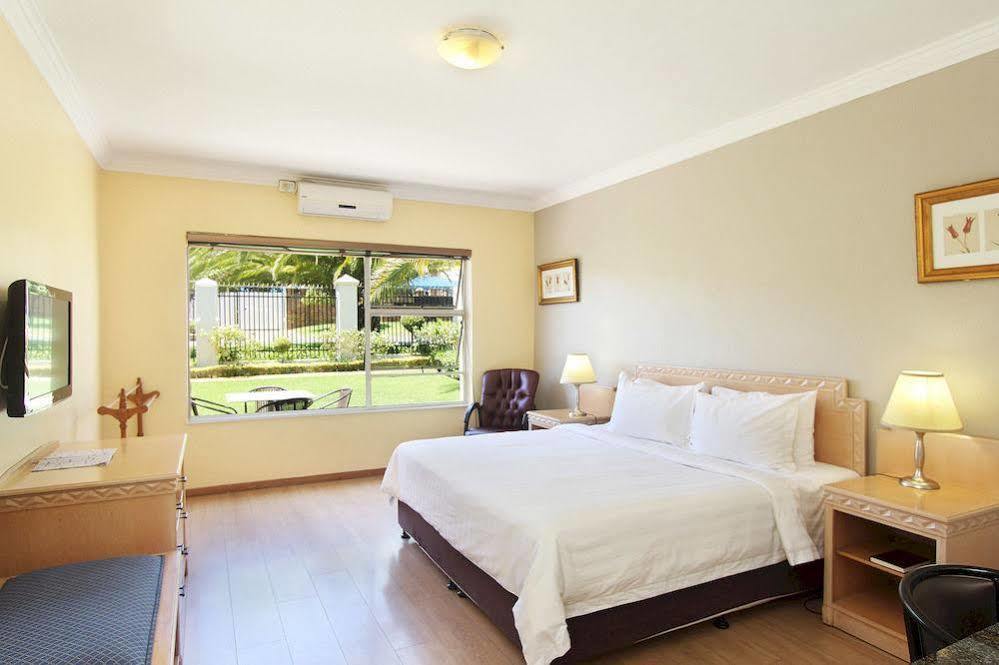 Vetho 2 Apartments Or Tambo Airport Kempton Park Exteriör bild