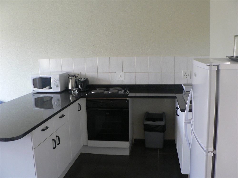 Vetho 2 Apartments Or Tambo Airport Kempton Park Exteriör bild