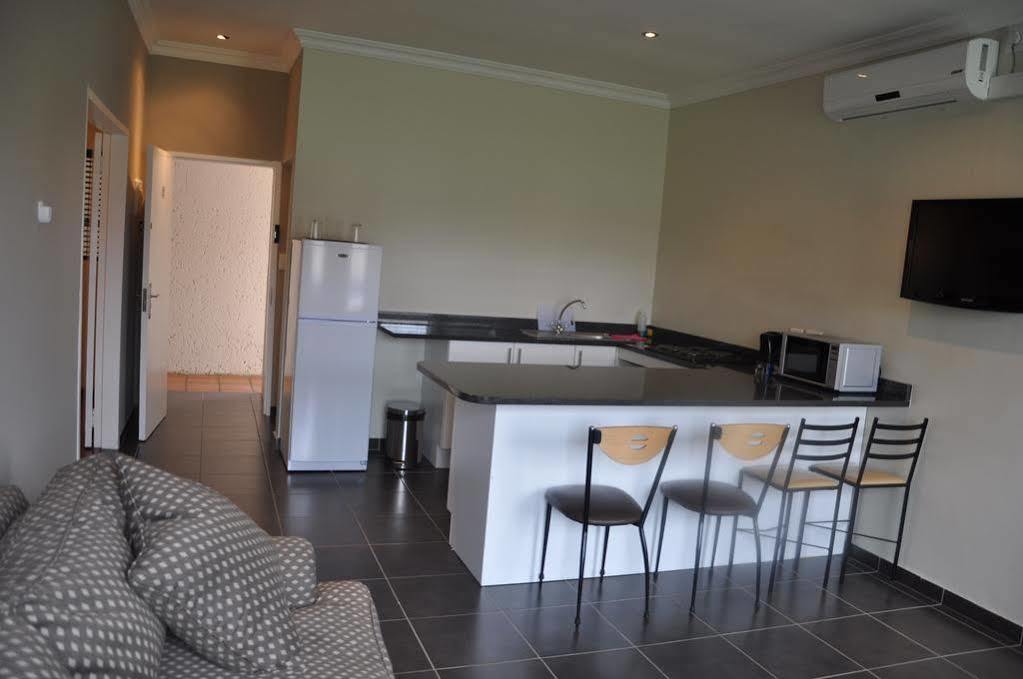 Vetho 2 Apartments Or Tambo Airport Kempton Park Exteriör bild
