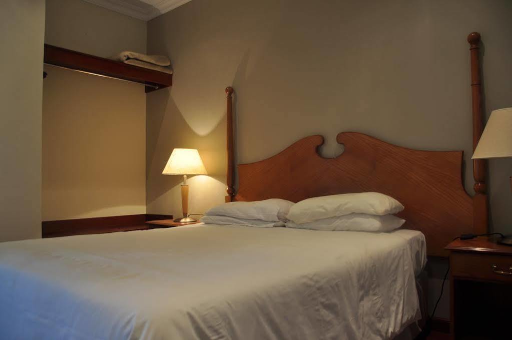 Vetho 2 Apartments Or Tambo Airport Kempton Park Exteriör bild