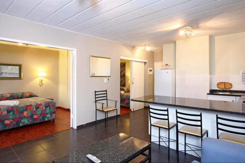 Vetho 2 Apartments Or Tambo Airport Kempton Park Exteriör bild