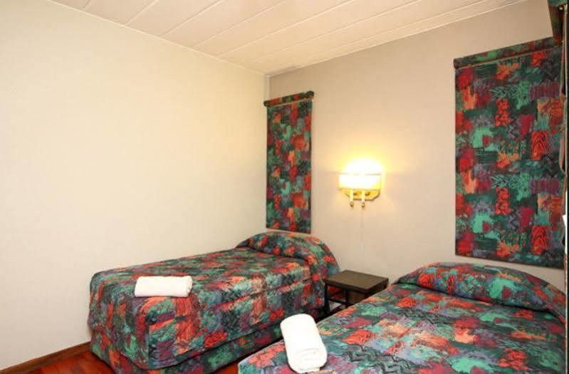 Vetho 2 Apartments Or Tambo Airport Kempton Park Exteriör bild